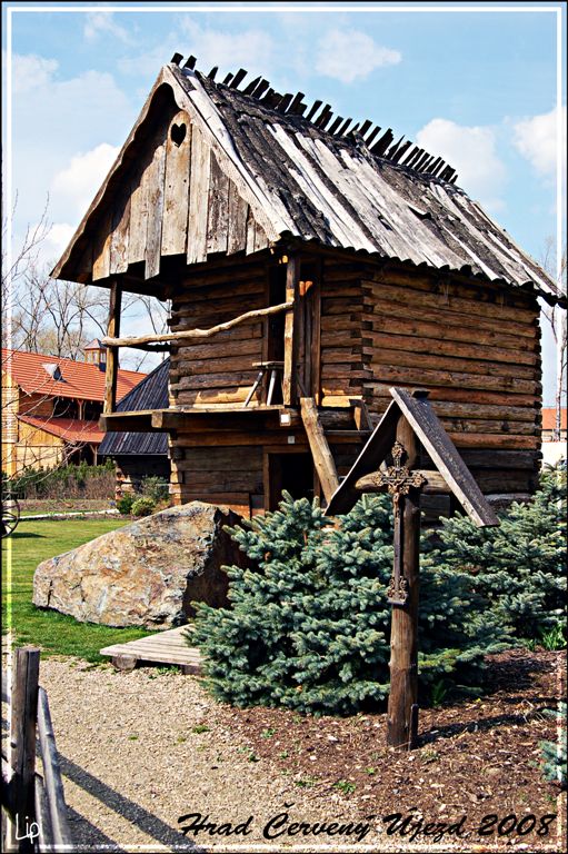 Hrad Červený Újezd - chaloupka